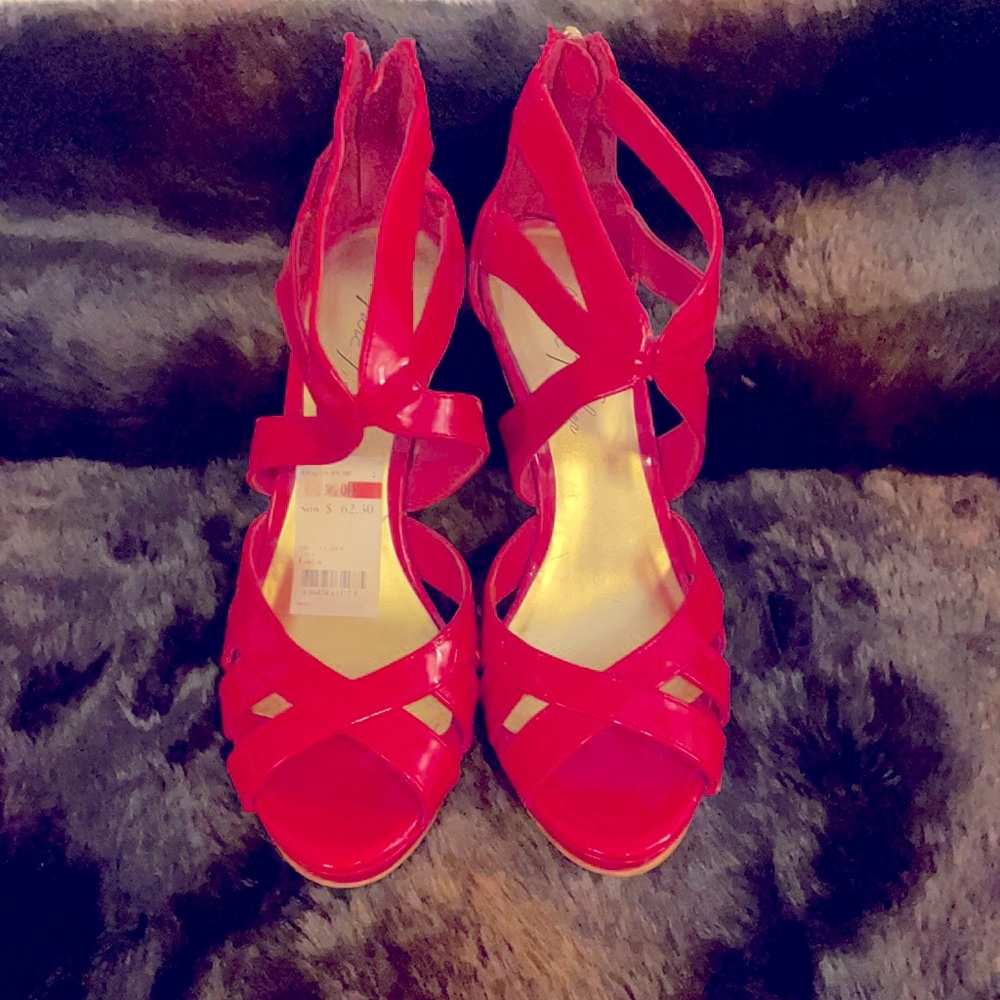 Sexy Marc Fisher Red strappy Stiletto Heeled heels - Picture 2 of 3